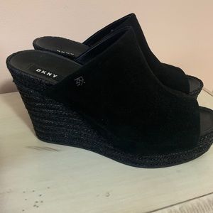 dkny eari wedge sandals